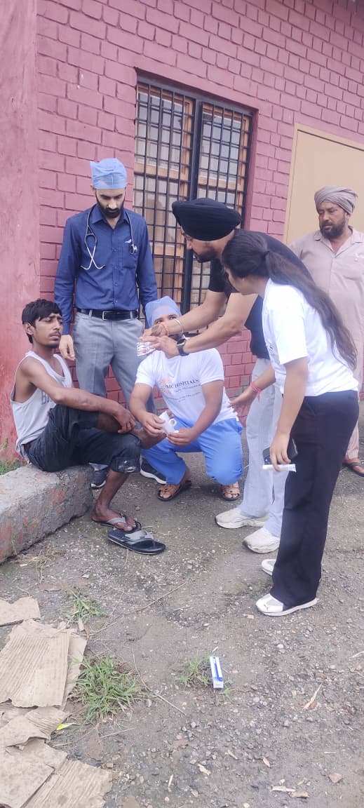 EMC Hospital Free Medical Camp in Flood Areas 4