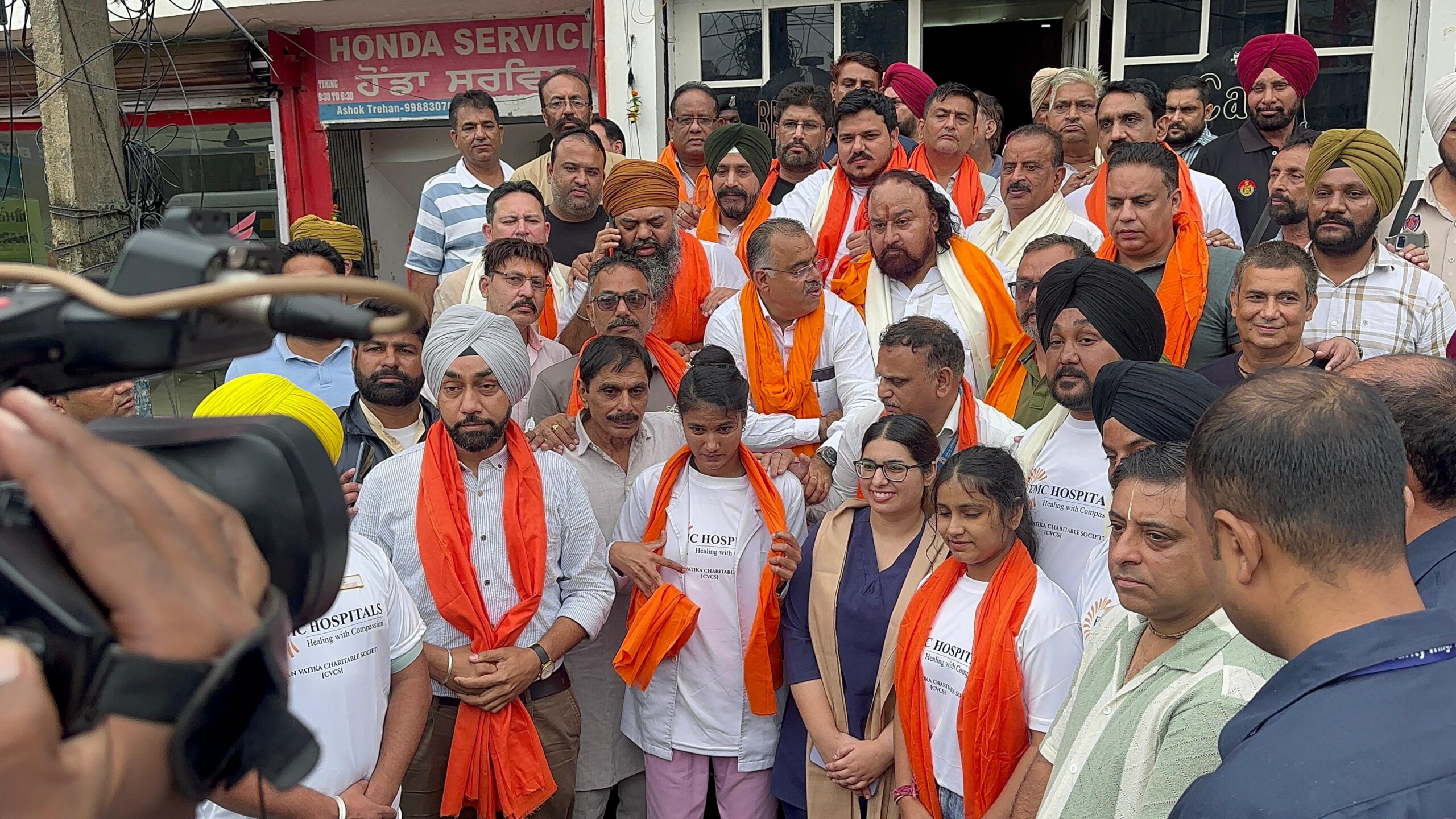 EMC Hospital Team falicitated in Flood Areas 2