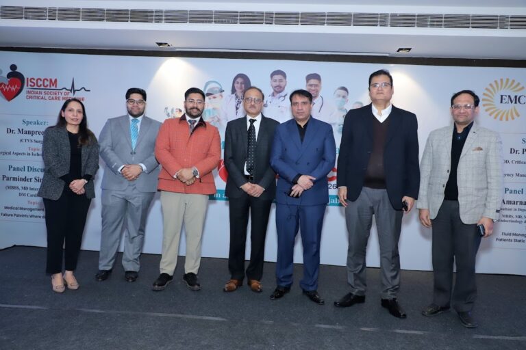 Dr. Rishab Arora & Dr. Sourab Arora ,Directors of EMC Hospitals with other doctors at Cardiac Conclave 2026